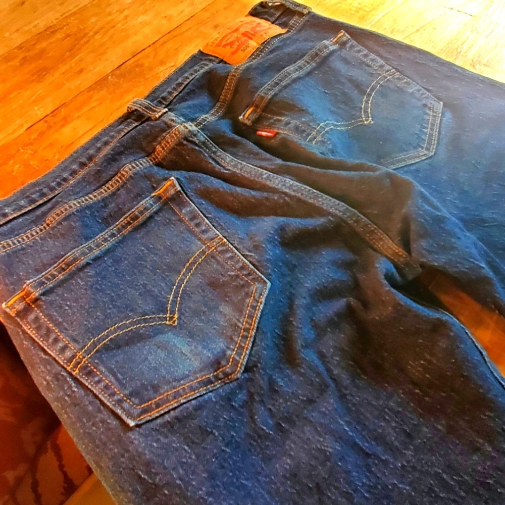 Men's Levi's 505 dark wash 32×32 EXCELLENT condition :) 👖❤️👖❤️👖